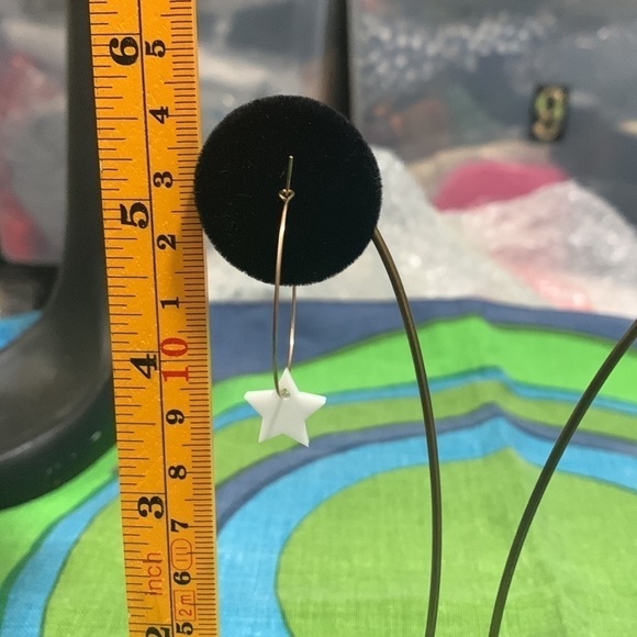 Vinca acrylic and metal star hoops - Picture 6 of 6